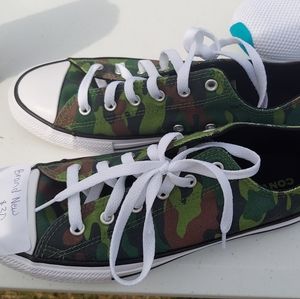 Size 6 boys Camo Converse